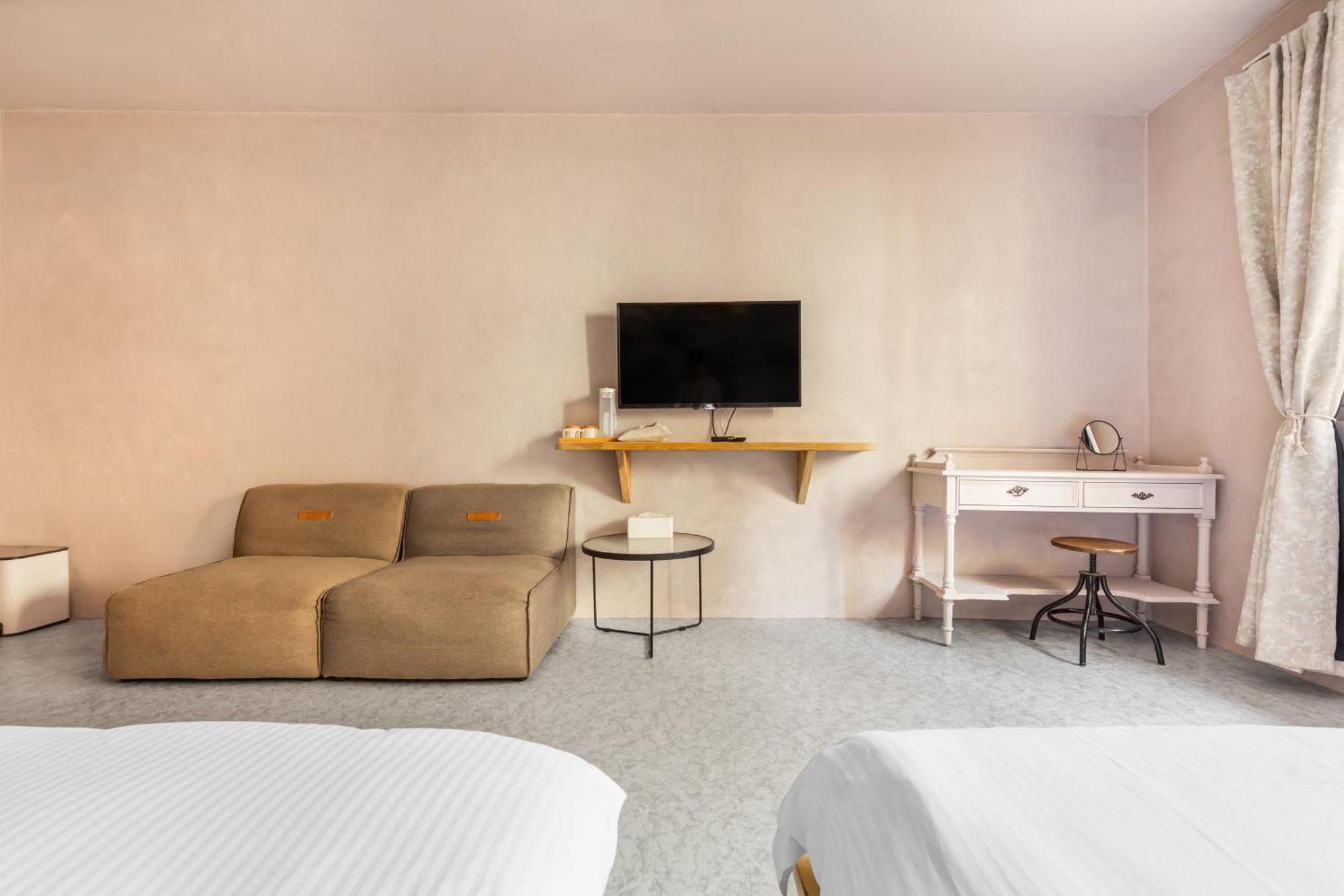 32小巷弄 Hotel ไถหนาน ภายนอก รูปภาพ